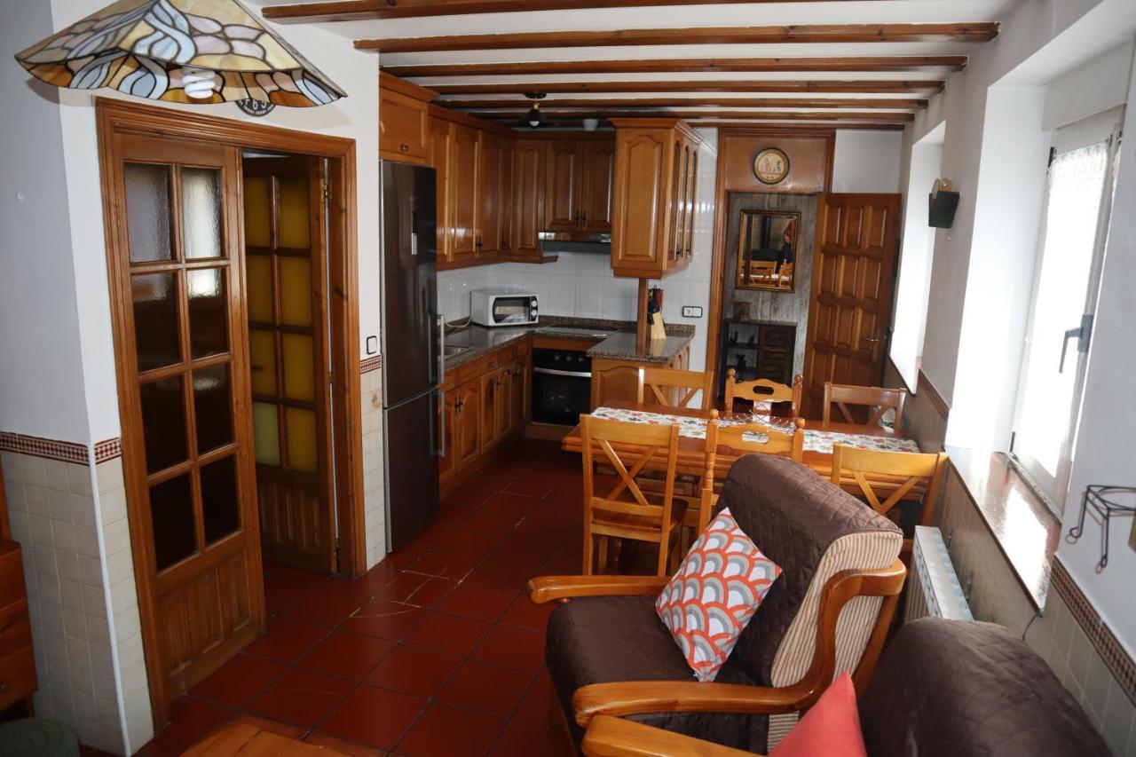 Casa Rural Cares Санта-Мария-де-Вальдеон Экстерьер фото