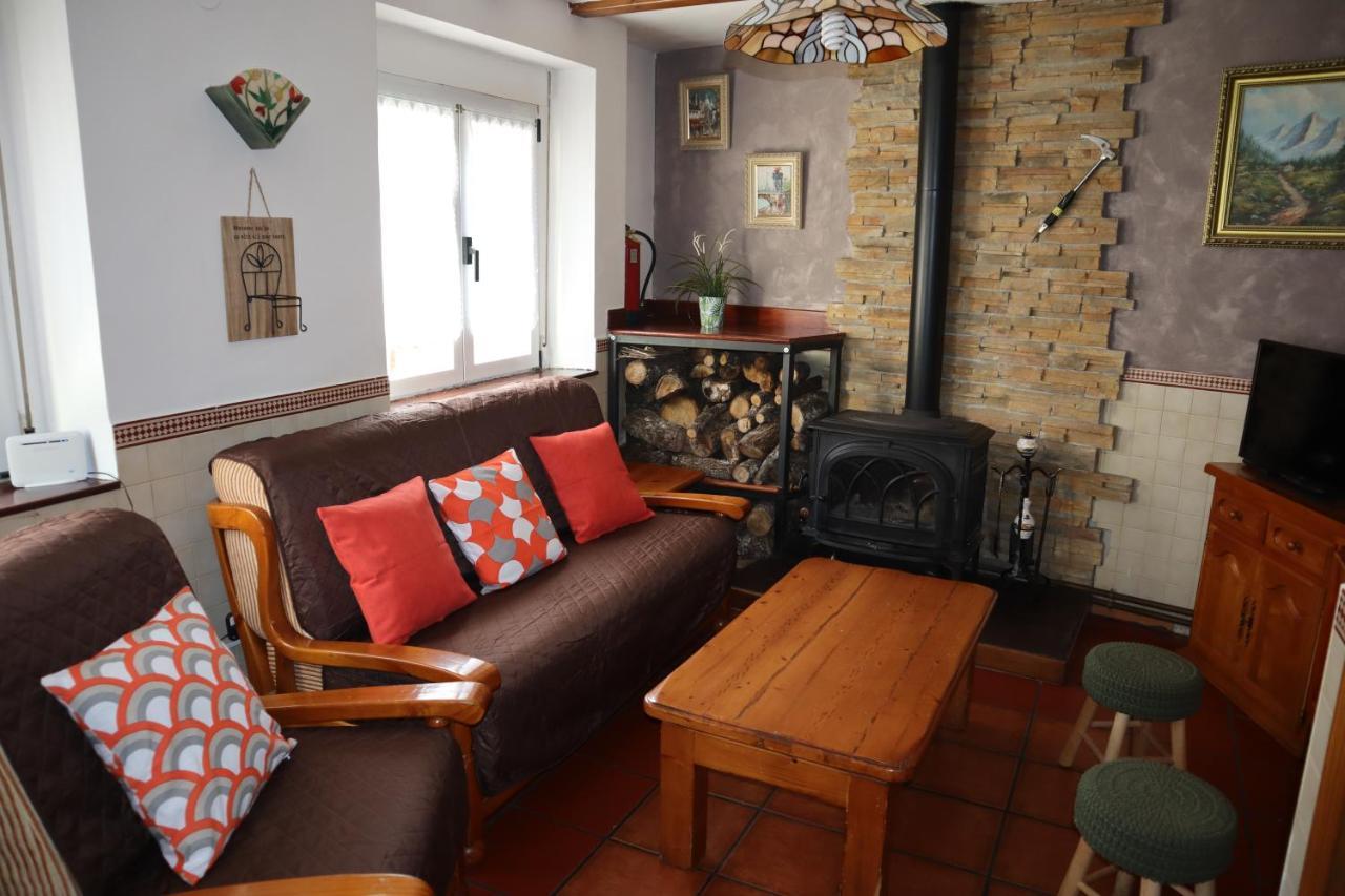 Casa Rural Cares Санта-Мария-де-Вальдеон Экстерьер фото
