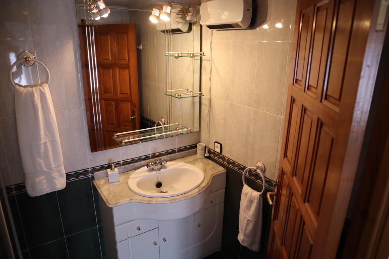 Casa Rural Cares Санта-Мария-де-Вальдеон Экстерьер фото
