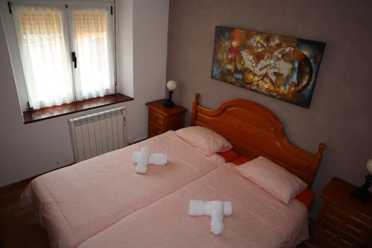 Casa Rural Cares Санта-Мария-де-Вальдеон Экстерьер фото