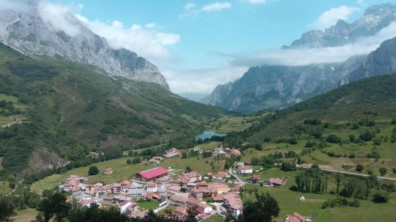 Casa Rural Cares Санта-Мария-де-Вальдеон Экстерьер фото